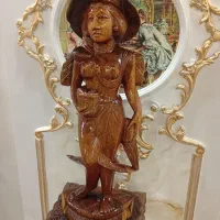 میز و مجسمه چوبی هندی دکوری