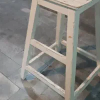 چهار پایه چوبی محکم