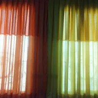 پرده حریر رنگی