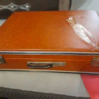 چمدان قدیمی‌.