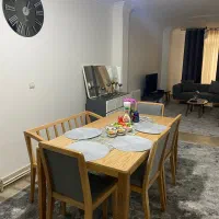 میزناهارخوری در حد نو تمیز و مرتب