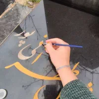 ترمیم تخصصی رنگ مزار (نقش قبر)