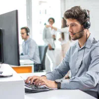 فروشنده تلفنی