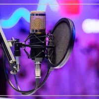 آموزش آواز از مبتدی تا حرفه ای در محیط استودیو