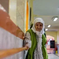 نیروی خانم جهت مراقبت ازسالمندخانم