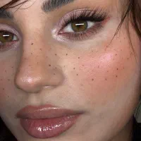 خدمات و آموزش اکستنشن مژه با تخفیف باور نکردنی
