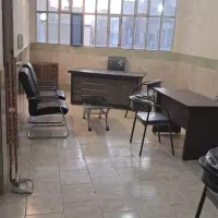 به ۲نفر نیروی کار خانوم