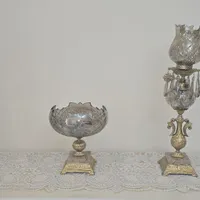 لاله وکشکول روی میزکنسول