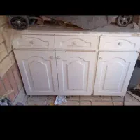 کابینت تمیز سه درب فلزی رویه سنگ