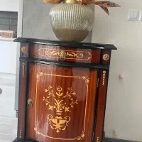 کنسول همراه با آینه