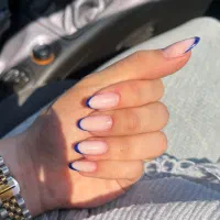 خدمات vip ناخن ترمیم ناخن پودر ژل لمینیت کاشت ناخن