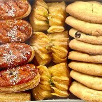 همکار اقا و خانم  جهت کار در قنادی