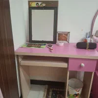 میز کامپیوتر صورتی