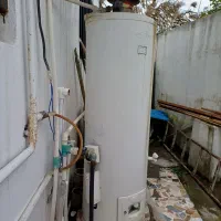 آبگرمکن ایستاده ۲۰۰ لیتری کاملا سالم