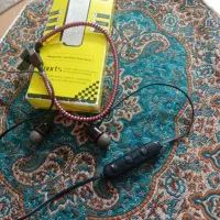 هدفون آهنربایی
