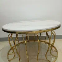 میز جلو مبل بزرگ طلایی