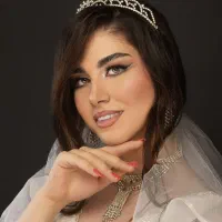 لباس عروس+میکاپ و شنیون ۱۰۵۰۰