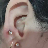 گوشواره نگینی همراه سوراخ کردن گوش