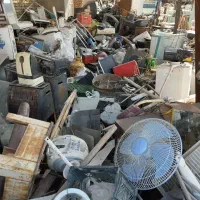 خریدضایعات آهن درب پنجره آلمینیوم با باسکول در محل