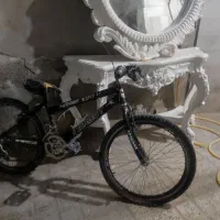 اینه کنسول و دوچرخه|بوفه، ویترین، کنسول|قروه, |دیوار