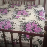 تخت خواب دونفر سالم همراه تشک فقط چهارمیلیون