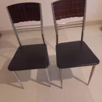 دو عدد صندلی