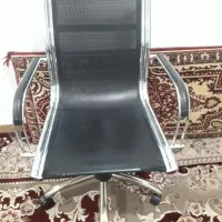 صندلی کاملا سالم وتمیز