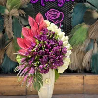 استخدام نیرو گل آرا در گلفروشی