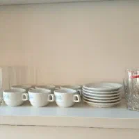 ۸ عدد لیوان کریستال. یکست فنجان چینی طوس نو