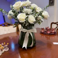 گلدان گل رز سفید طبیعی