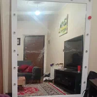 یک عدد آینه درابعادبزرگ برای آرایشگاه
