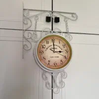 ساعت دیواری دو طرفه