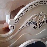 تخت به همراه دوتا پاتختی و تشک طبی