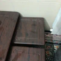 میز چوبی قهوه ای