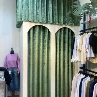 اتاق پرو و پشت ویترین