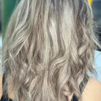 خدمات آرایشگری