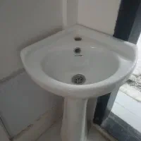 روشویی و در کرکره ای