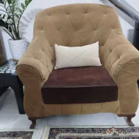 مبل درحدویک عدد میزتی وی|مبلمان خانگی و میز عسلی|نیشابور, شهید بهشتی|دیوار