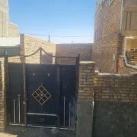 زمین-چهاردیواری