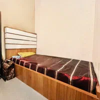 خوابگاه دخترانه در مرکز شهر دسترسی مرکز و شمال شهر