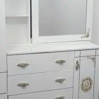 میز آرایشی چهار کشو