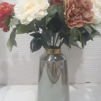 دکوری گلدان و گل مصنوعی