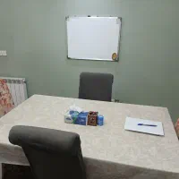 میز ۴ نفره و تخته وایت بورد نو