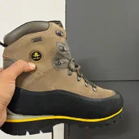 کفش کوه لاوان