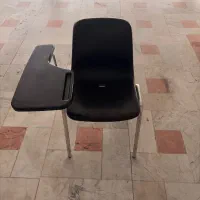 صندلی دانشجویی