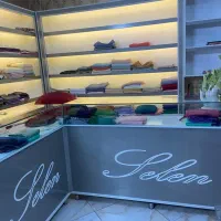 دکور و ویترین مغازه پوشاک