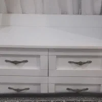 میز چهارکشو دار سفید سالم