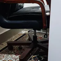 میز کامپیوتر و صندلی چرخ دار بزرگ ومیز نهار خوری