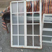 دوعدد پنجره اهنی نو