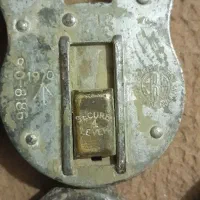 پنج عدد قفل قدیمی|کلکسیون اشیاء عتیقه|مسجد سلیمان, |دیوار